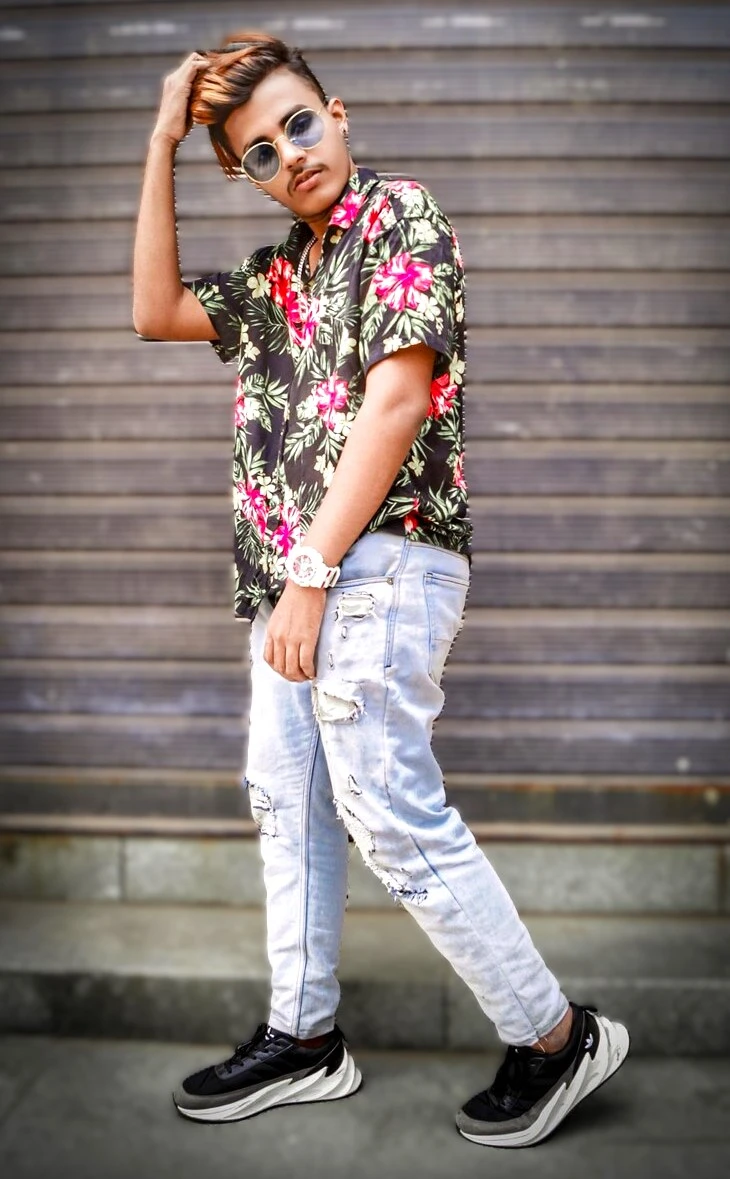 White Pant Combination Shirt Ideas for Men