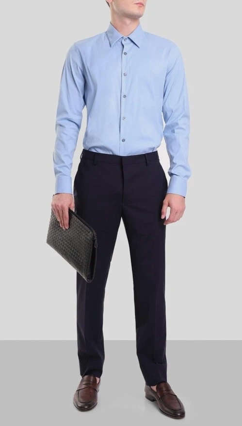 blue shirt with black pants combination