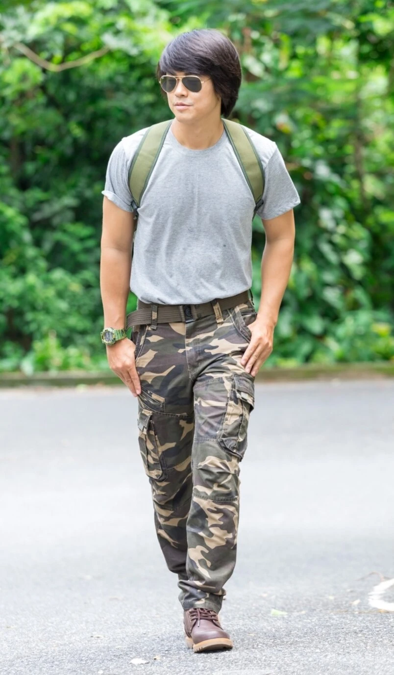 cargo pants with t shirts combination