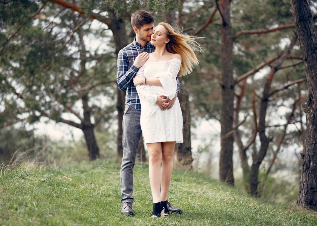 casual pre wedding photoshoot ideas