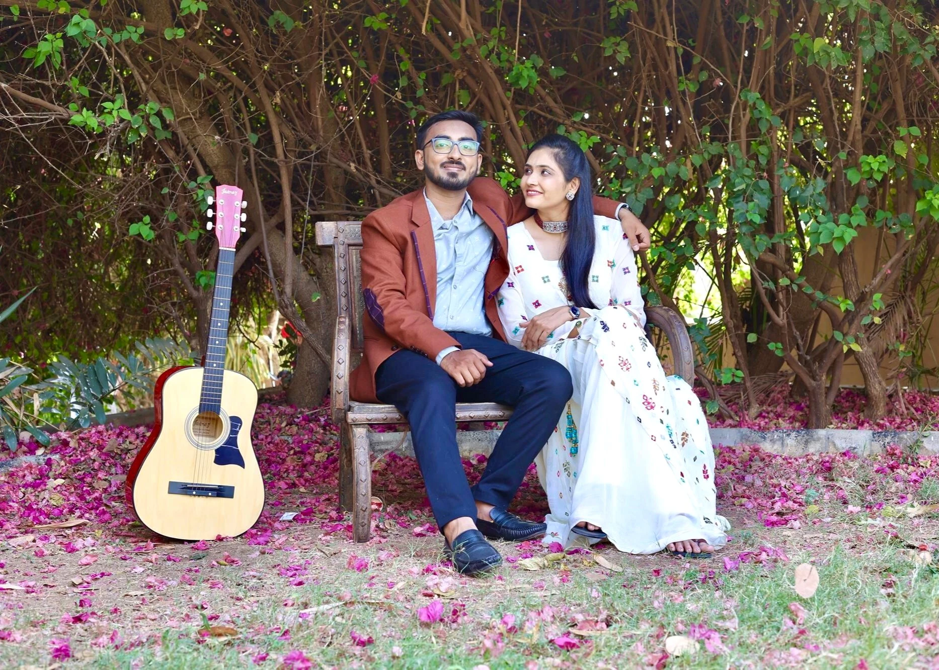 indo western pre wedding photo shoot ideas