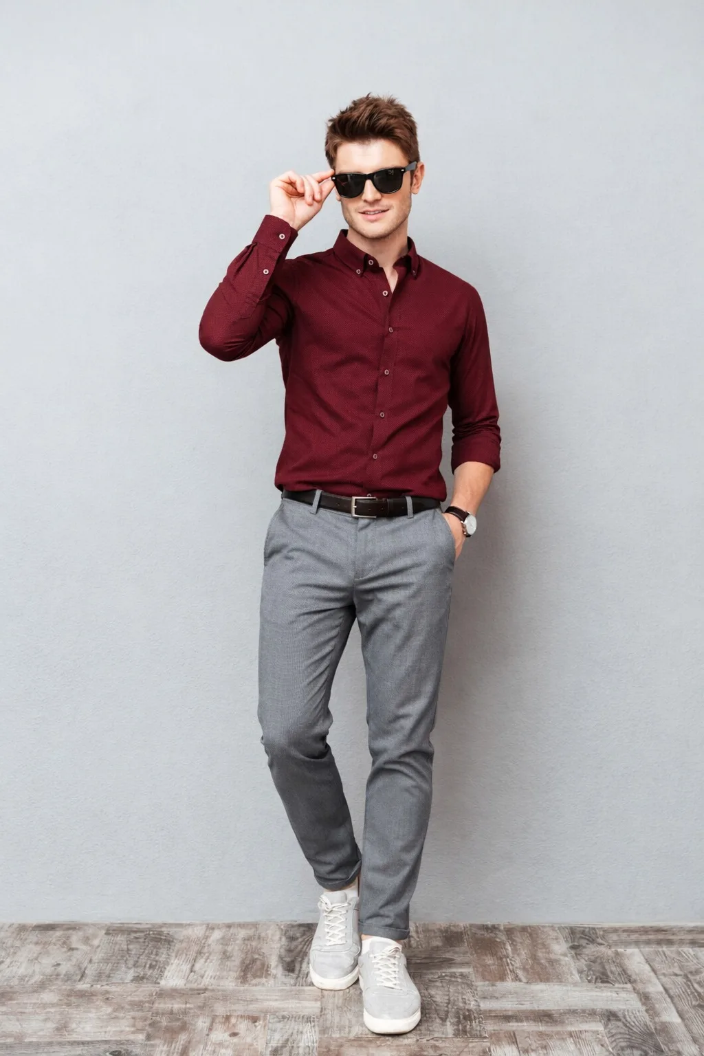 maroon shirt with grey pant