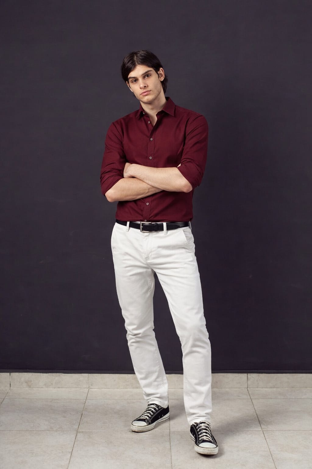 maroon shirt with white pant