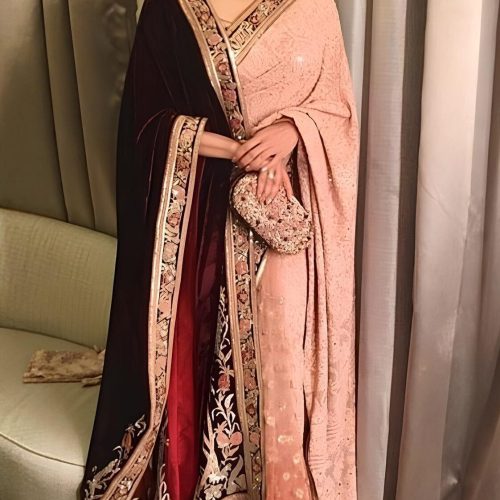 How to Style Saree in Winter